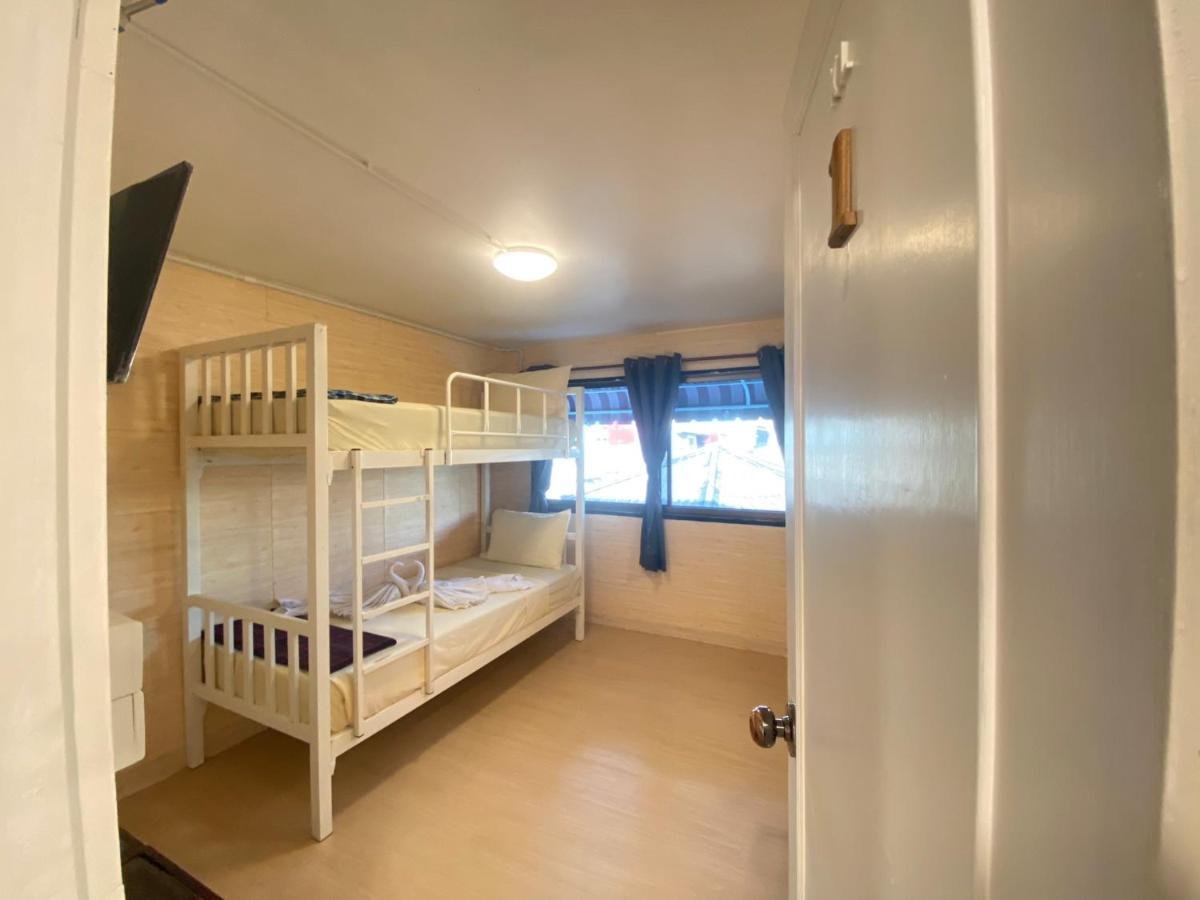 Steve Lady Hostel Bangkok Exterior photo
