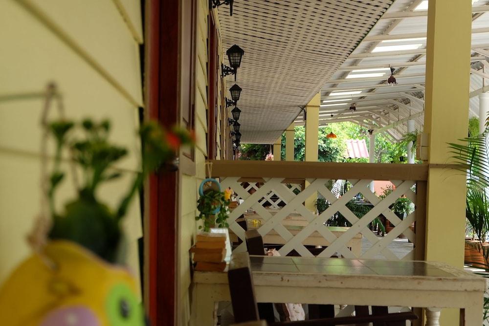 Steve Lady Hostel Bangkok Exterior photo