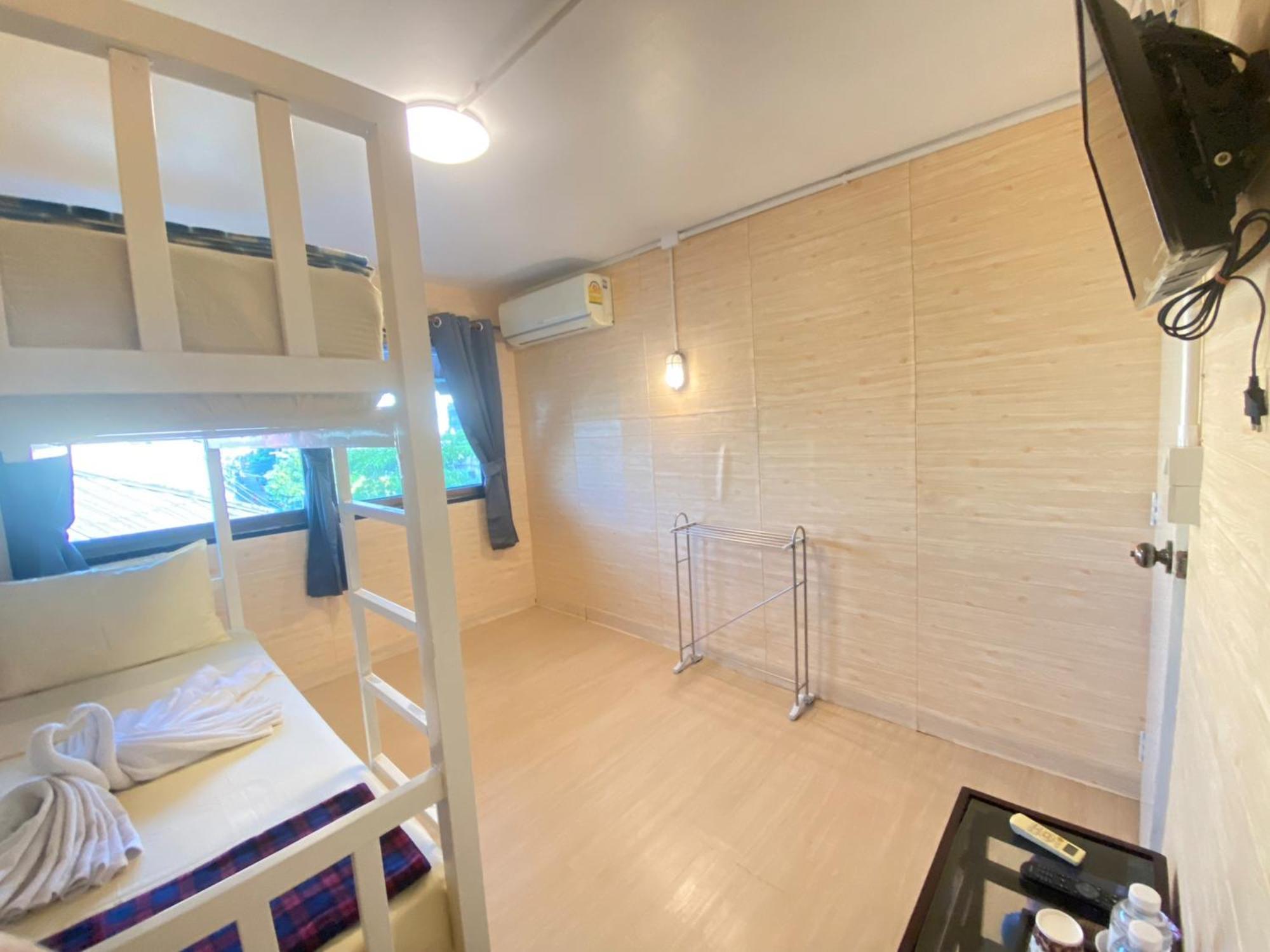 Steve Lady Hostel Bangkok Exterior photo